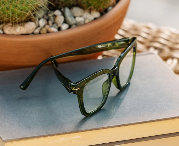Peepers Buzzworthy Reading Glasses