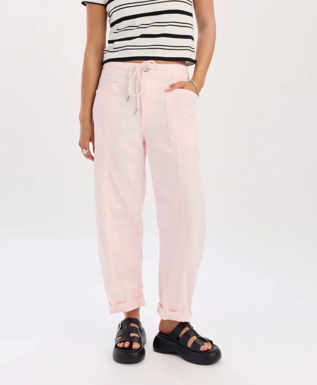 Daze Villa Drawstring Barrel Pant in Petal