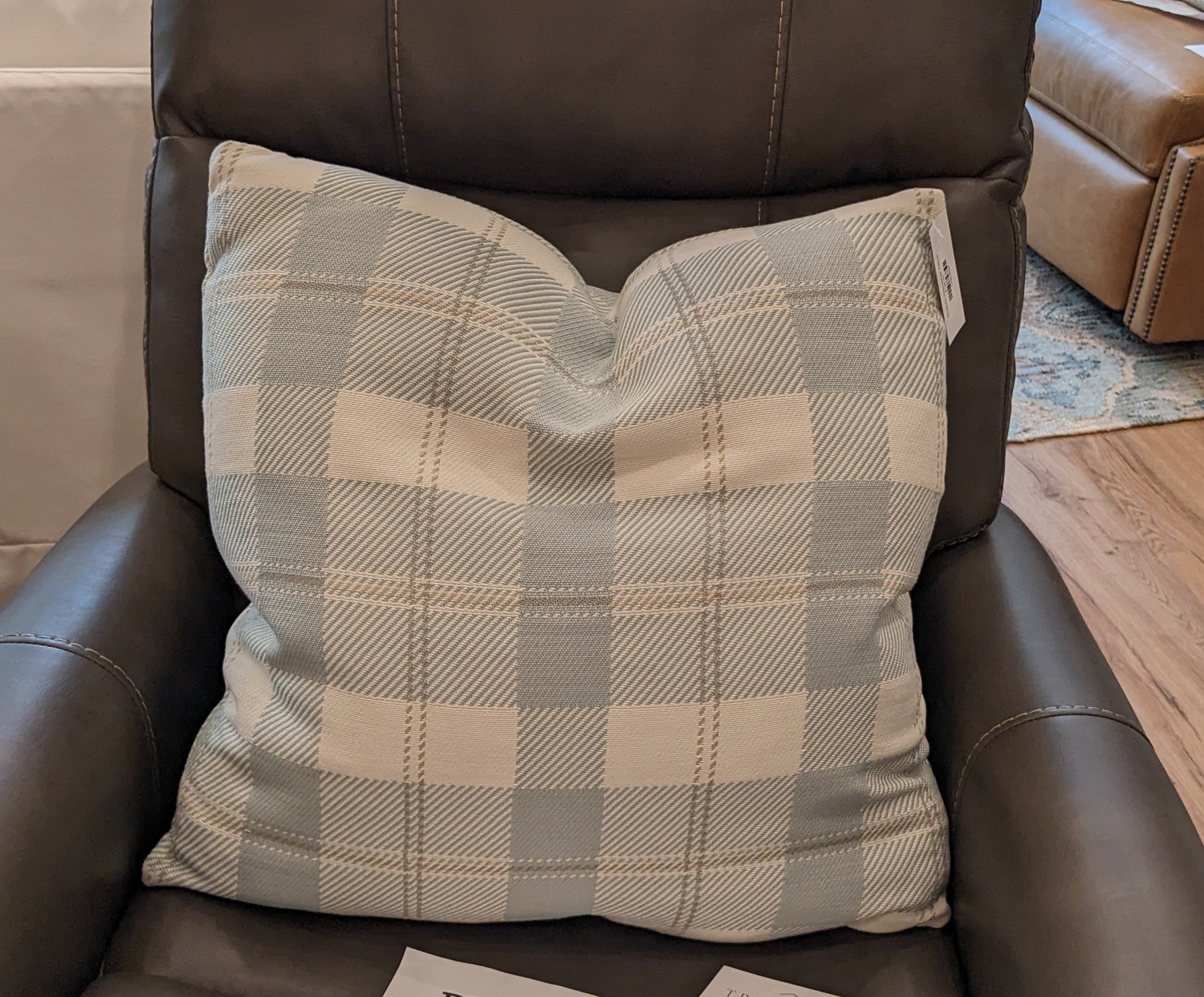 Scatola Hideaway Pillow