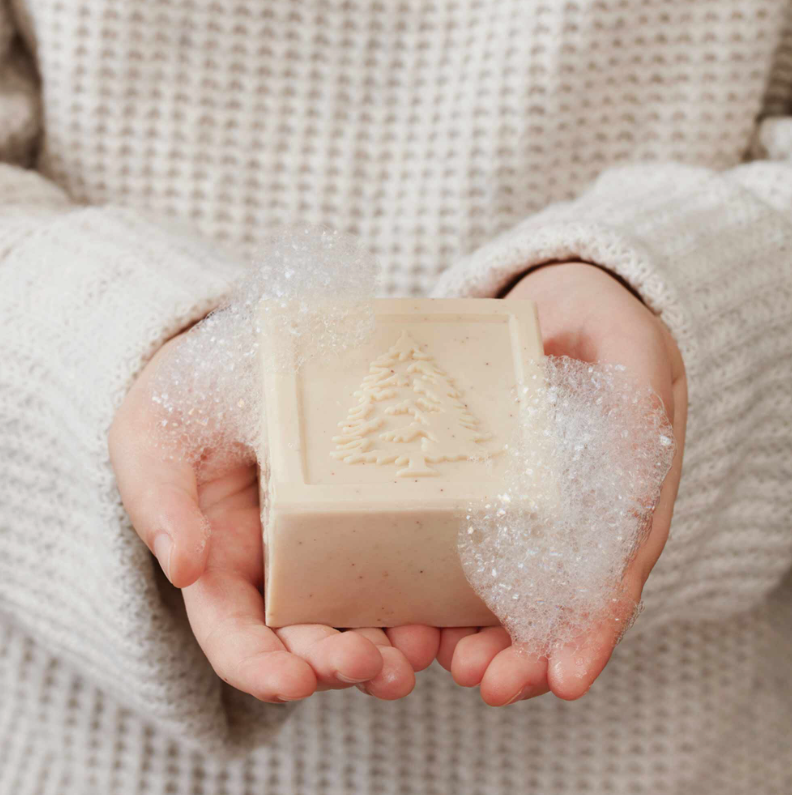 Thymes Frasier Fir Bar Soap and Dish Set