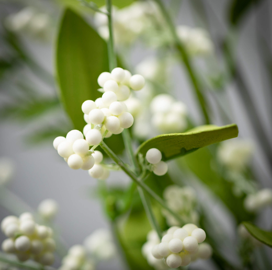 Lush Leaf Berry Garland