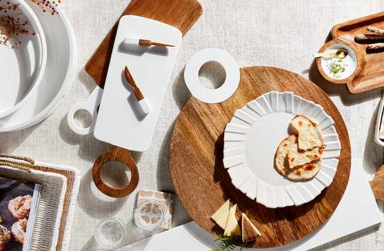 White Lacquer Handle Round Board
