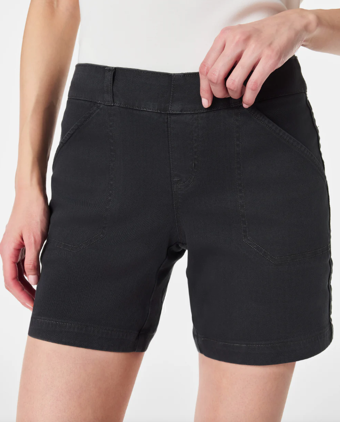 SPANX Stretch Twill Shorts 6" - Final Sale 25% off in cart