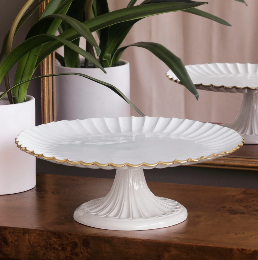 ENCANTO Vienna Pedestal Cake Plate
