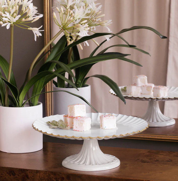 ENCANTO Vienna Pedestal Cake Plate