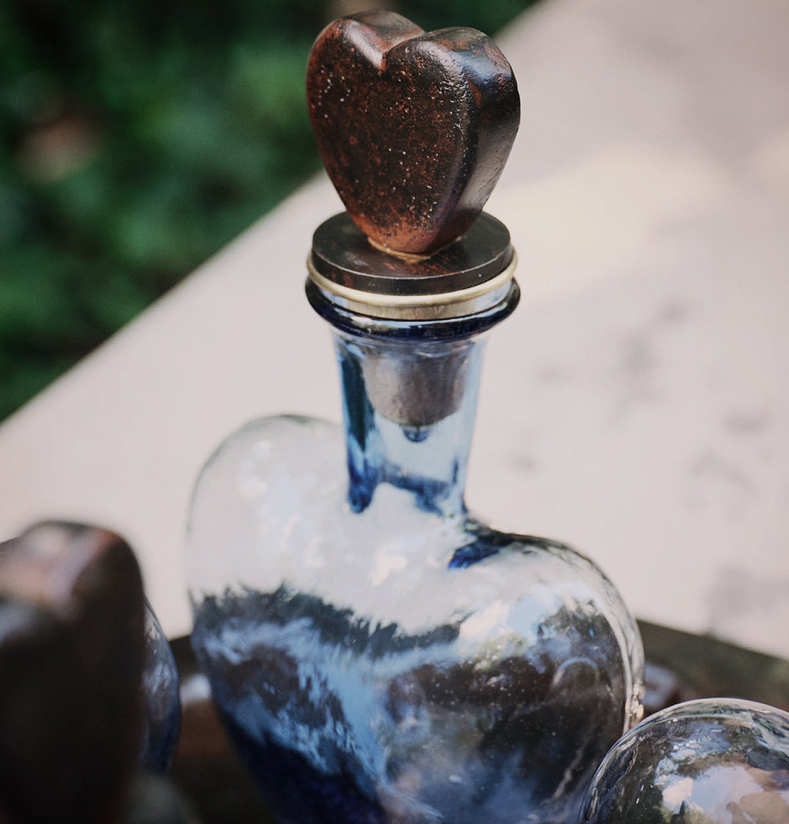 Jan Barboglio Dos Corazónes Azul Decanter