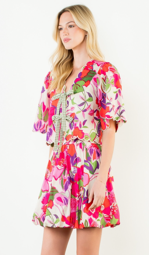 Flynne Scalloped Edge Floral Top