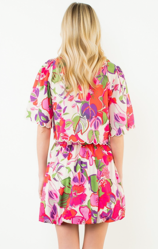 Flynne Scalloped Edge Floral Top