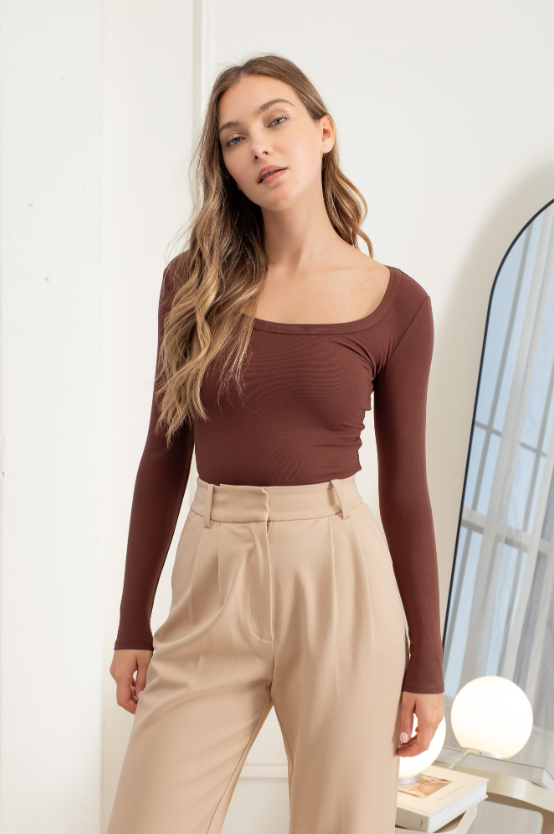 Everleigh Scoop Neck Long Sleeve Top