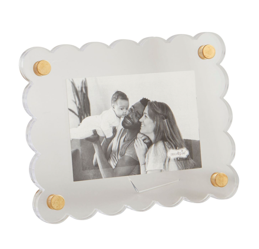 Mini Scalloped Acrylic Frame