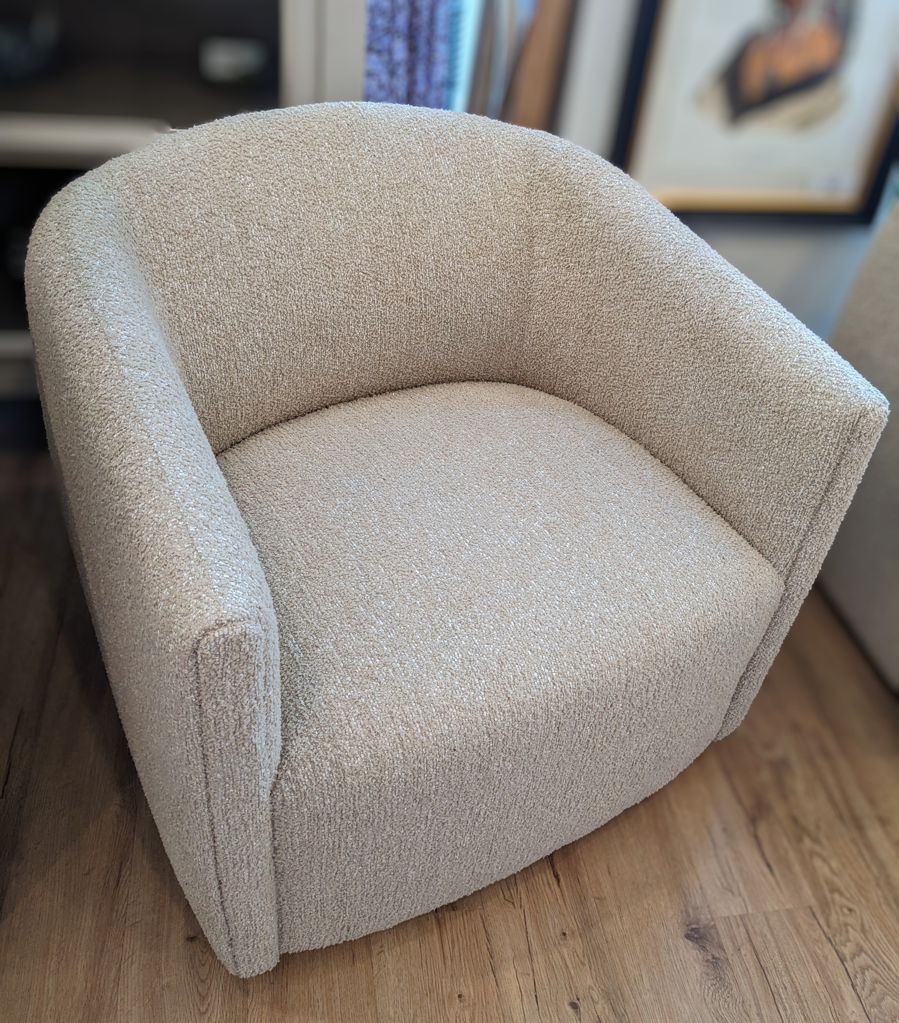 Manon Swivel Chair