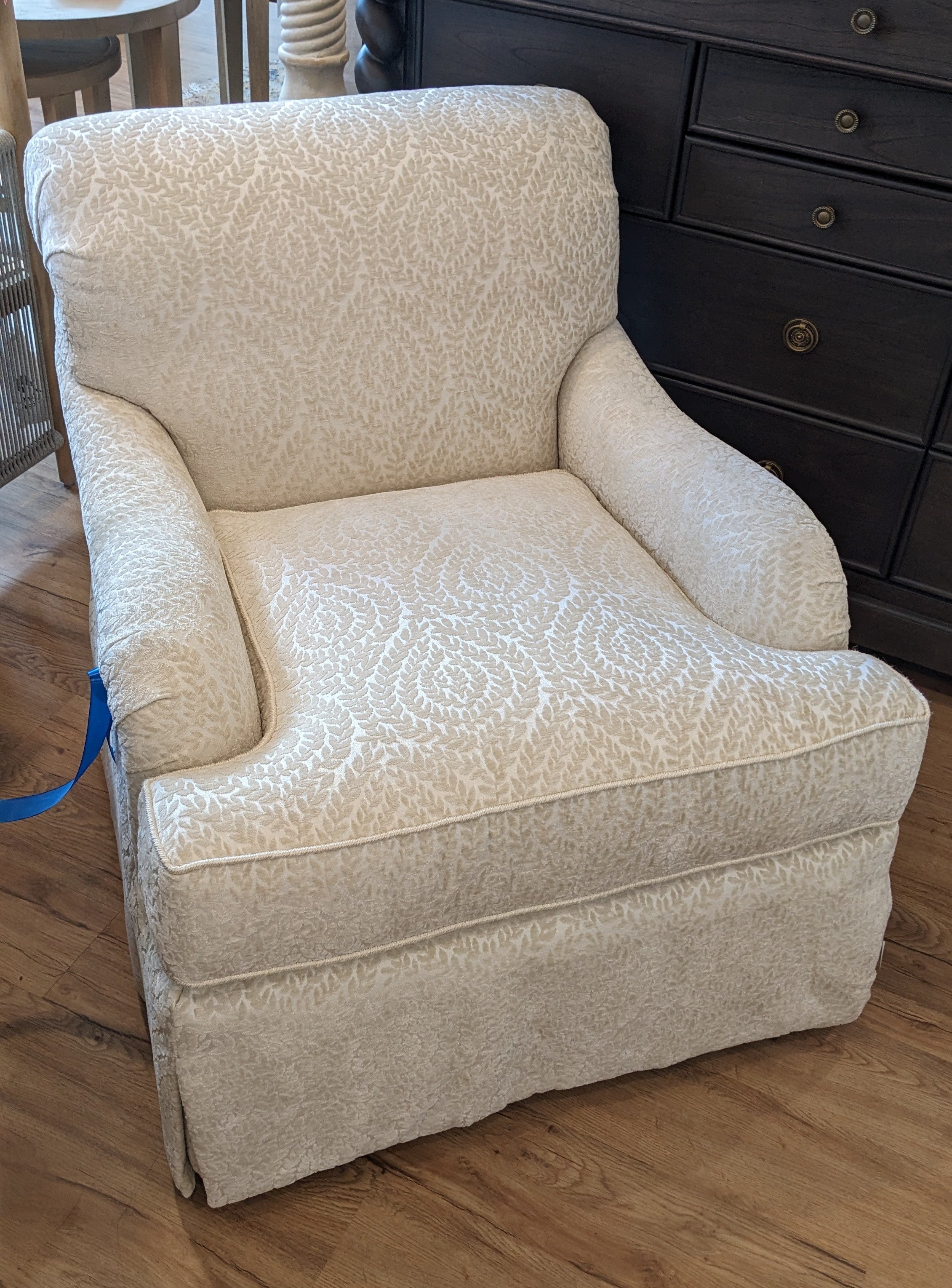 Baltimore Falls Swivel Chair