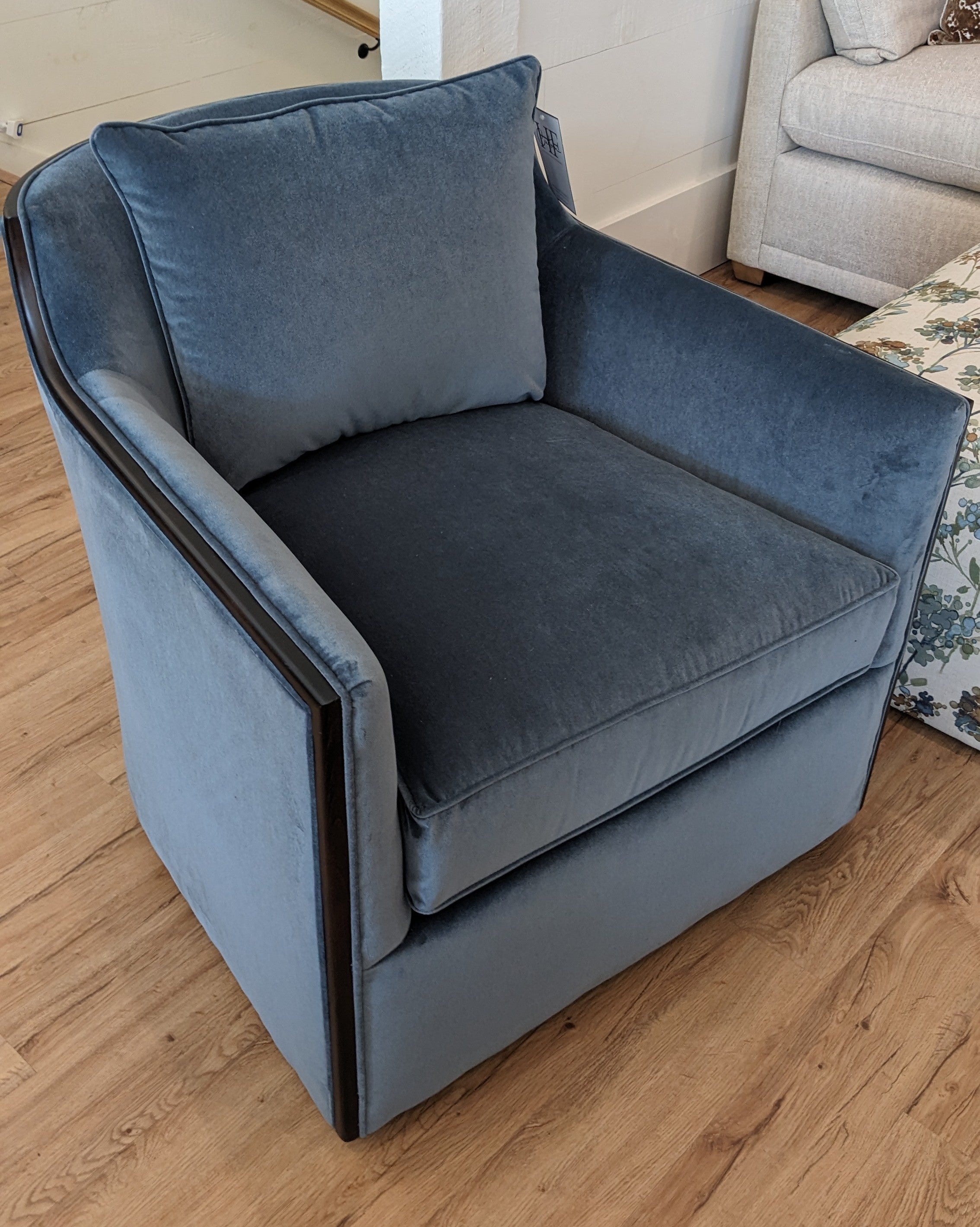 La Bella Wood Accent Swivel Chair