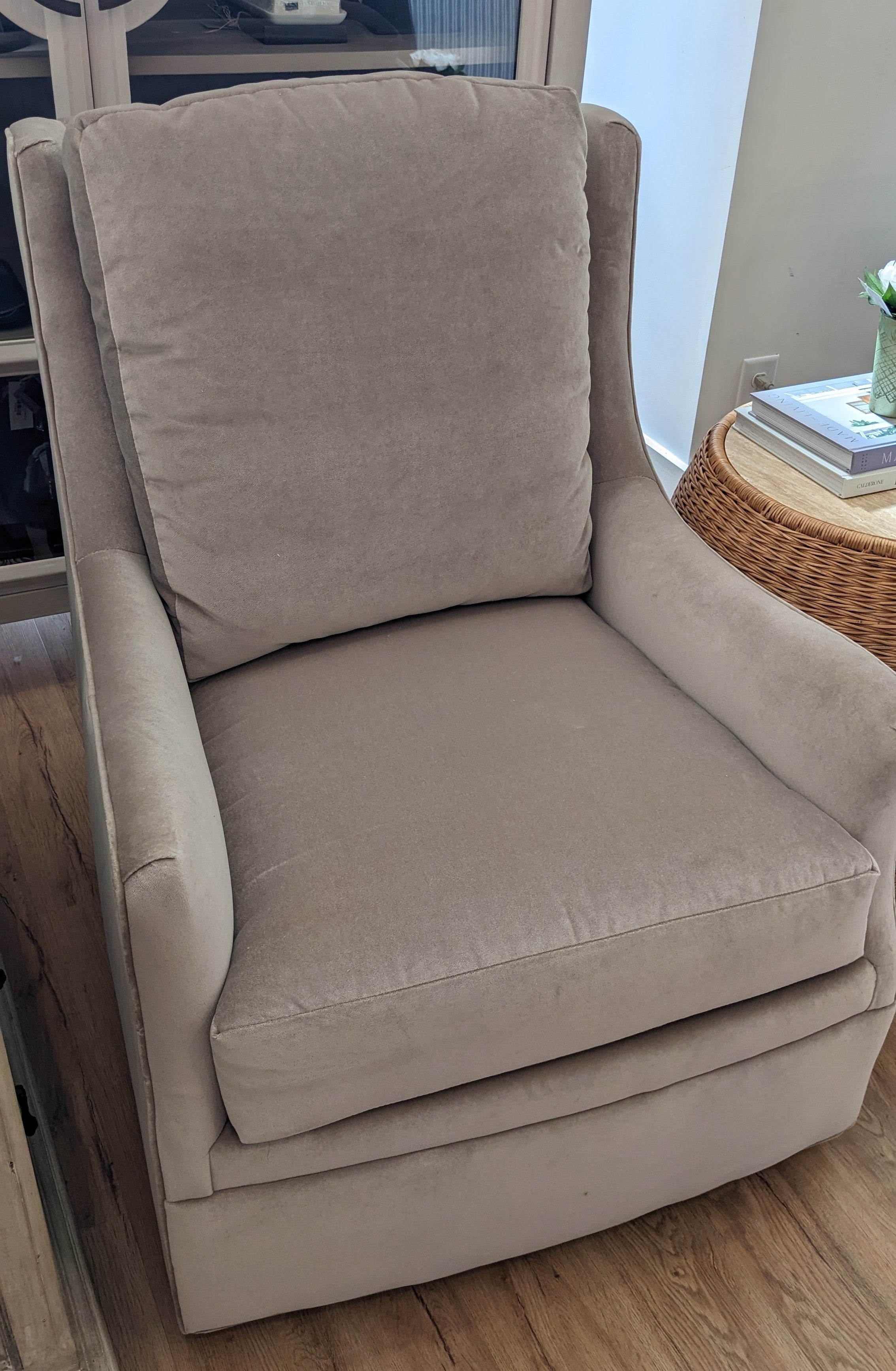 Boston Swivel Chair