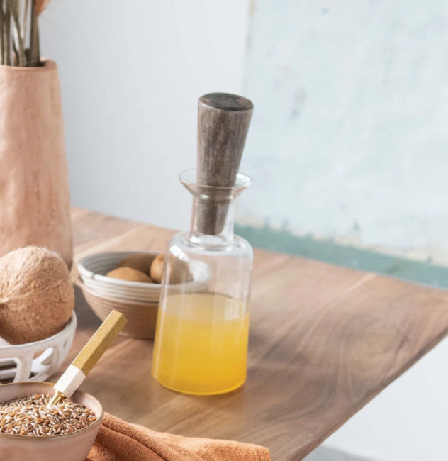 Glass Decanter with Mango Wood