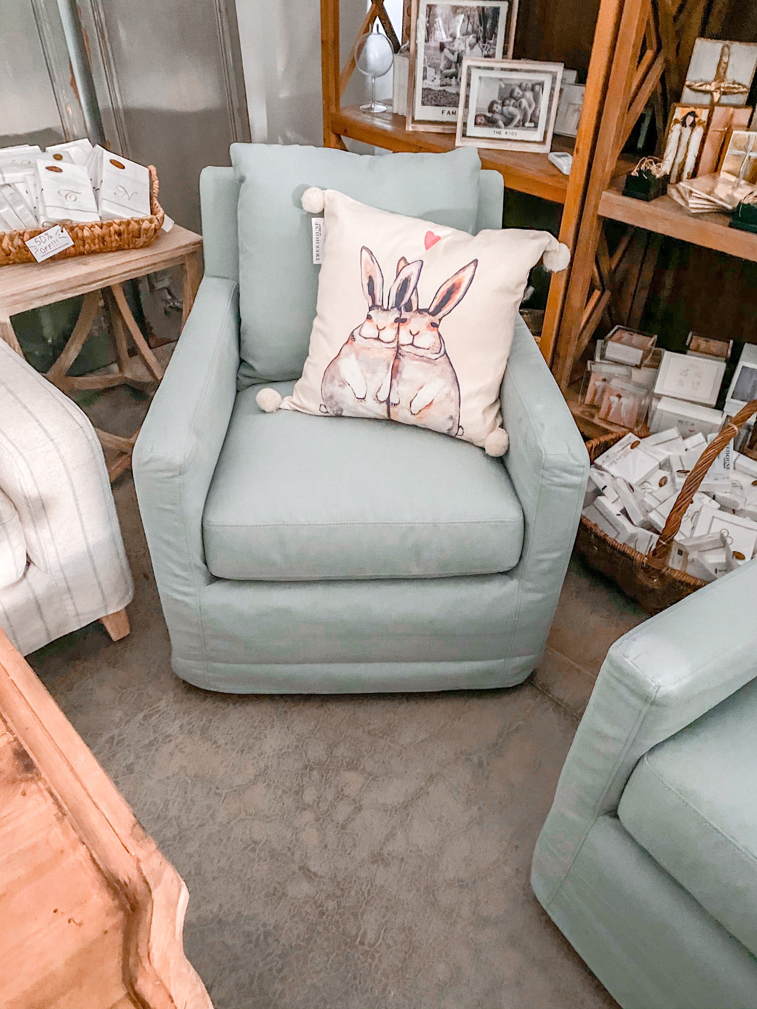 Jett Swivel Glider
