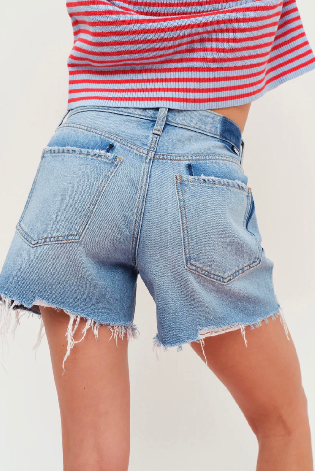 Daze Crossroads Mid Rise Loose Short in Pulse