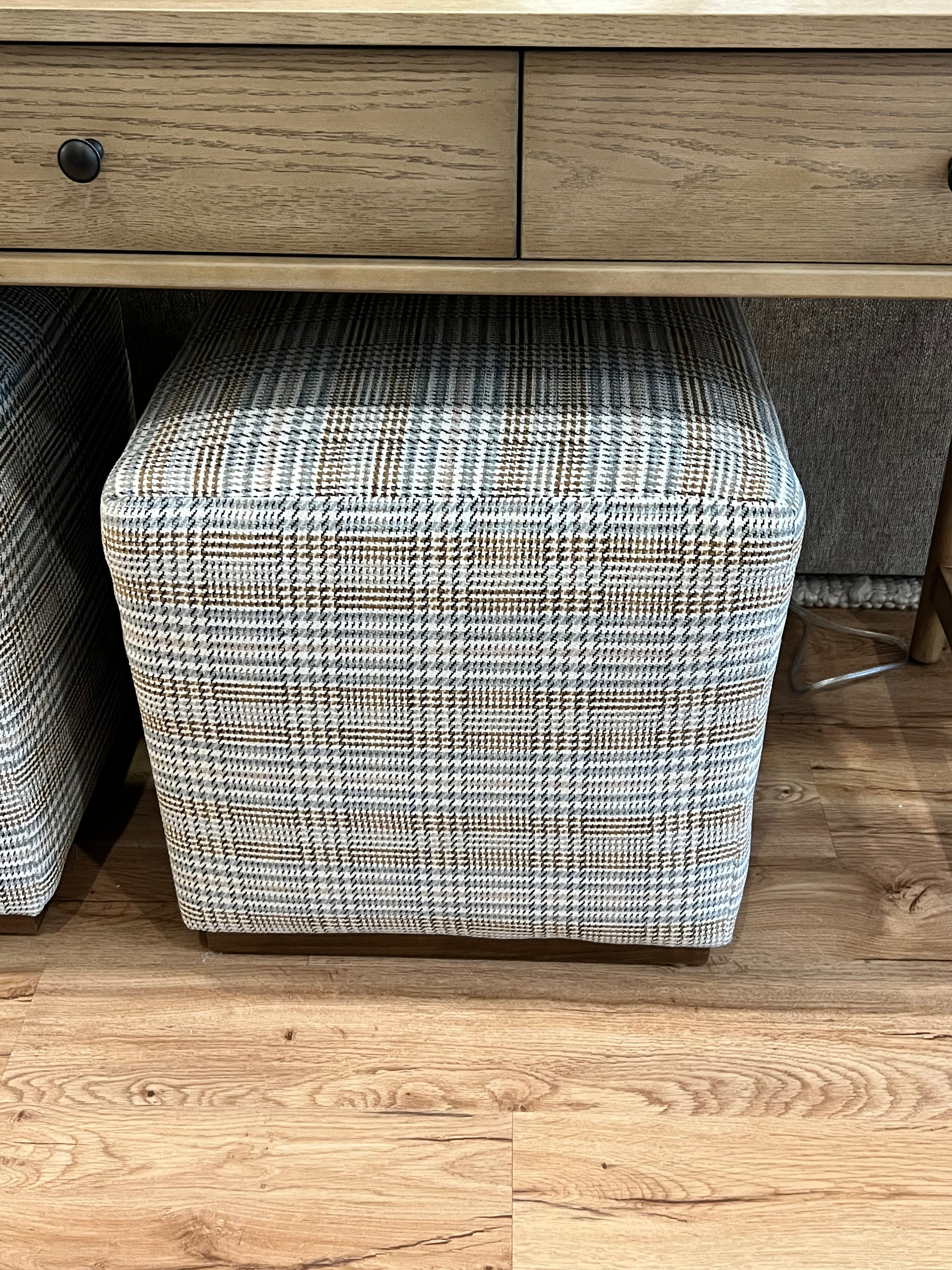 Daisy Ottoman