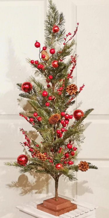 Berry & Pine Christmas Tree