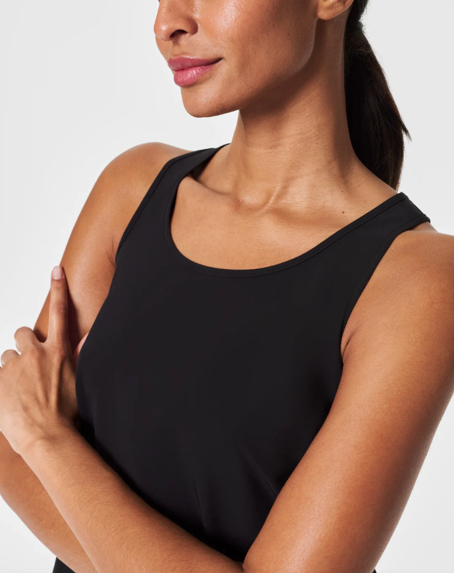 SPANX On the Move Curved Hem Tank