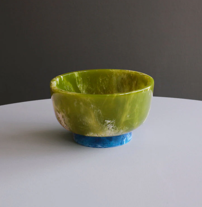RESIN Rio Round Bowl w/ Base