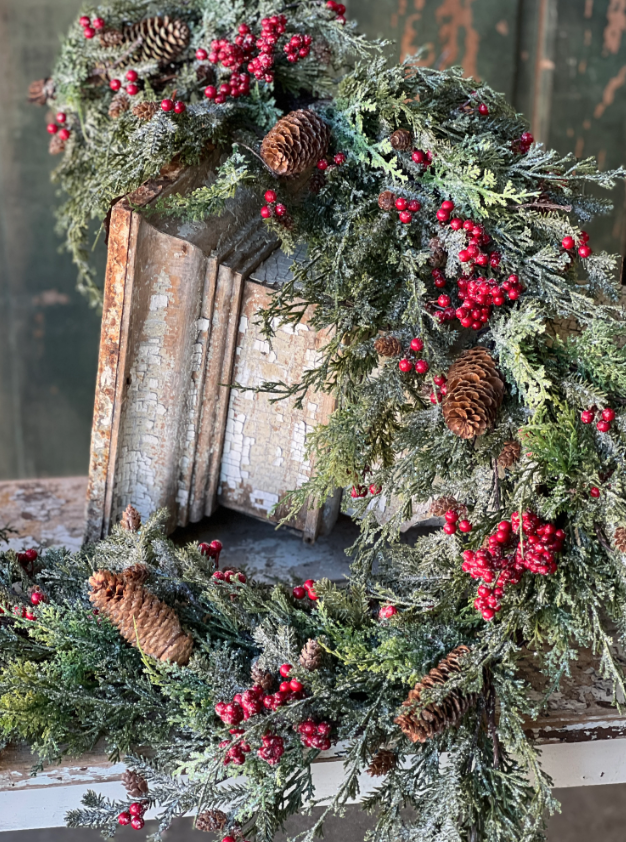 5' Divinity Berry Cedar Garland