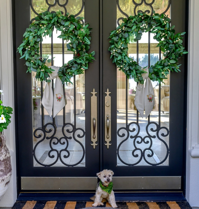 Embroidered Holiday Horn Velvet Sash