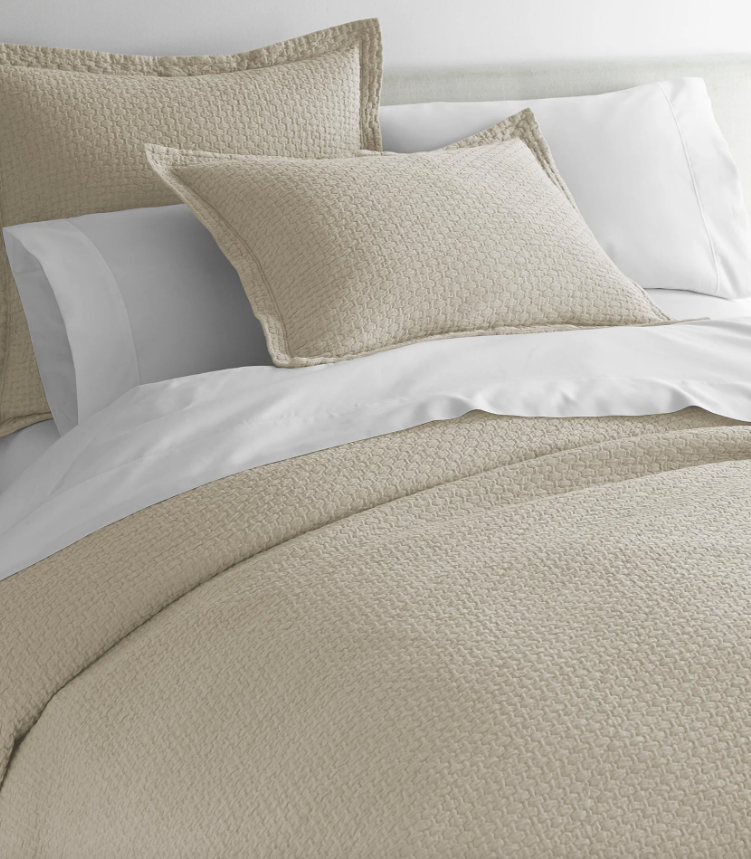 Juliet Matelassé Coverlet & Shams Collection