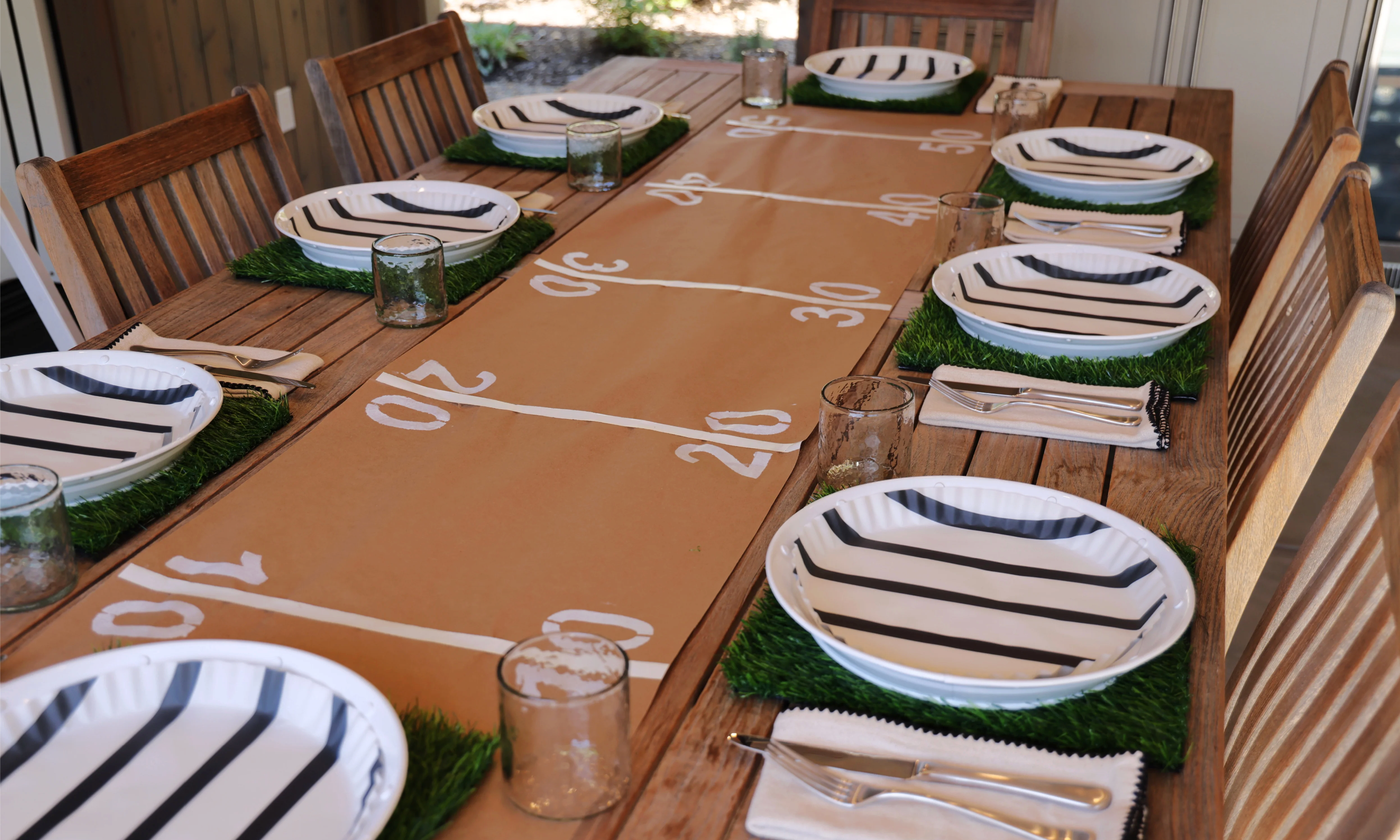 Go Team Black Preformed Plate Liners - Bold Black Stripes