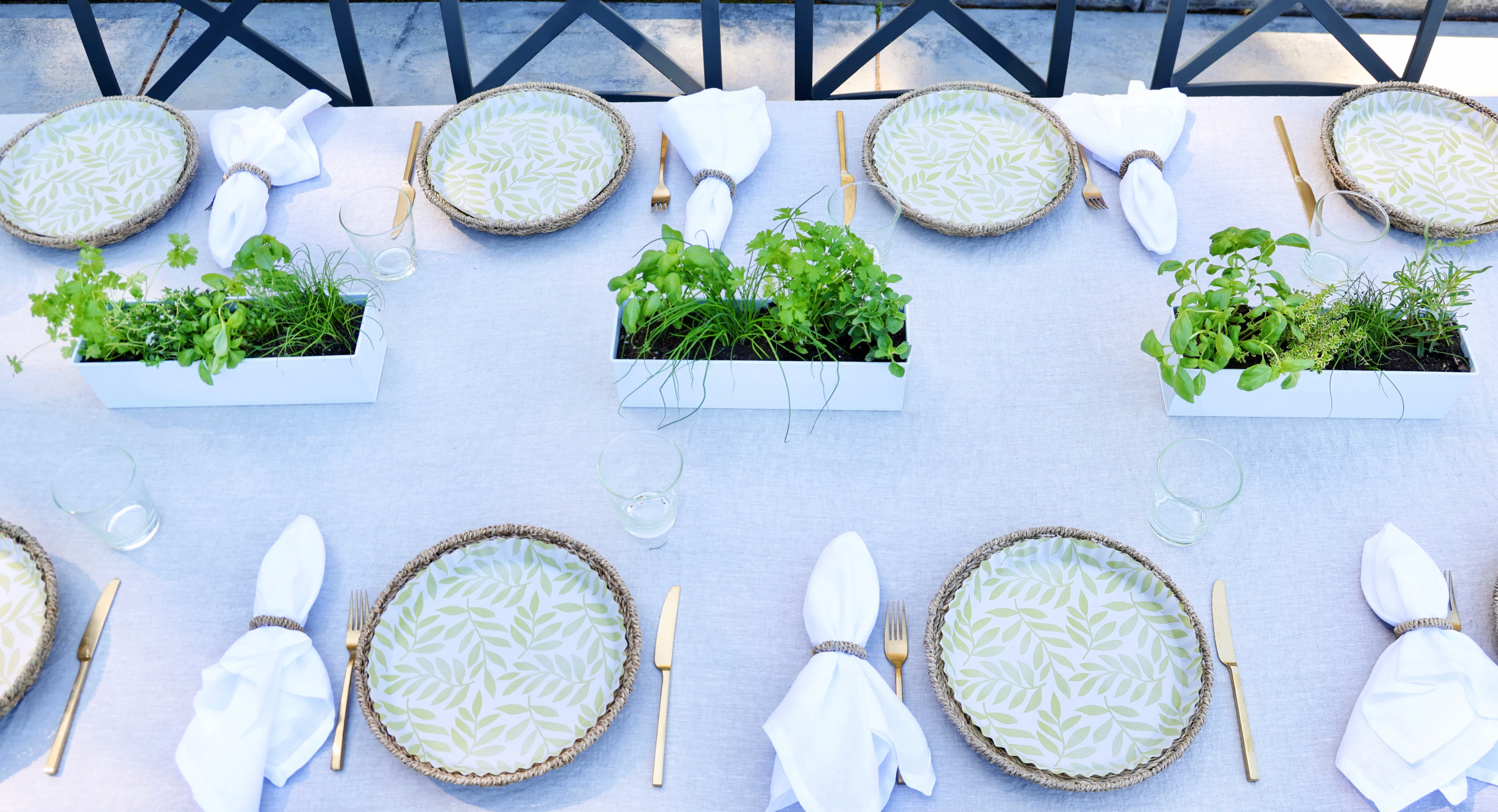 Mom's Garden Preformed Plate Liners - Green Leaves Pattern