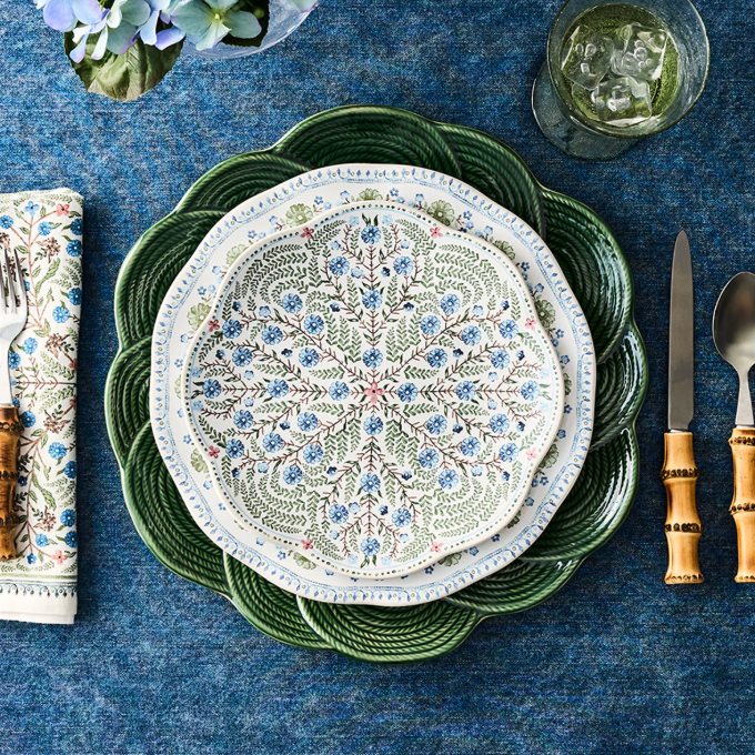Villa Seville Scalloped Dessert/Salad Plate